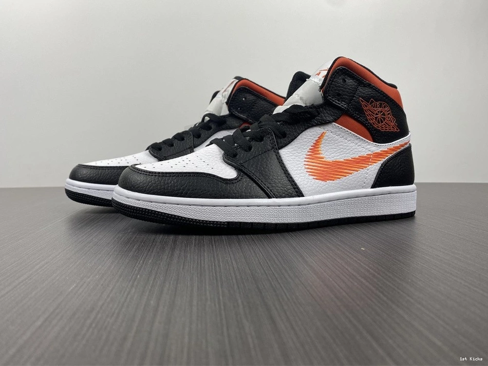 Jordan Zig Mid DN4929-100 - 1 Zag 1010